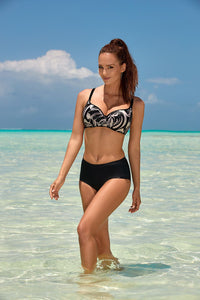 Supportive Two-Piece Swimsuit – Underwired Bra & High-Waisted Bottoms